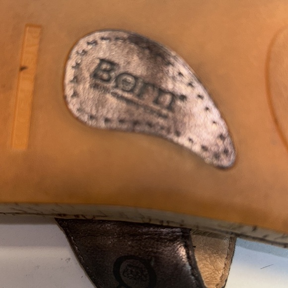 BORN LEATHER SANDALS🤎Slip On Thong Flip-Flop Style🌻Bronze Brown Size 10 - Picture 10 of 14